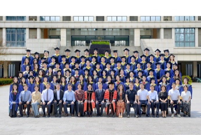电子科技大学iMBA项目隆重举行第二十一届毕业典礼暨学位授予仪式